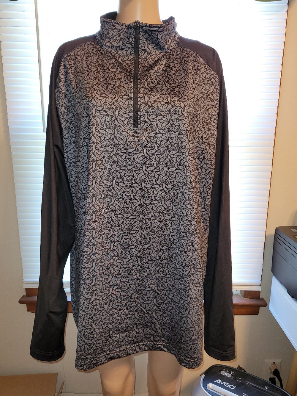 Michel Rouen Men's Grey & Black Patterned Quarter-Zip Performance Pullover.